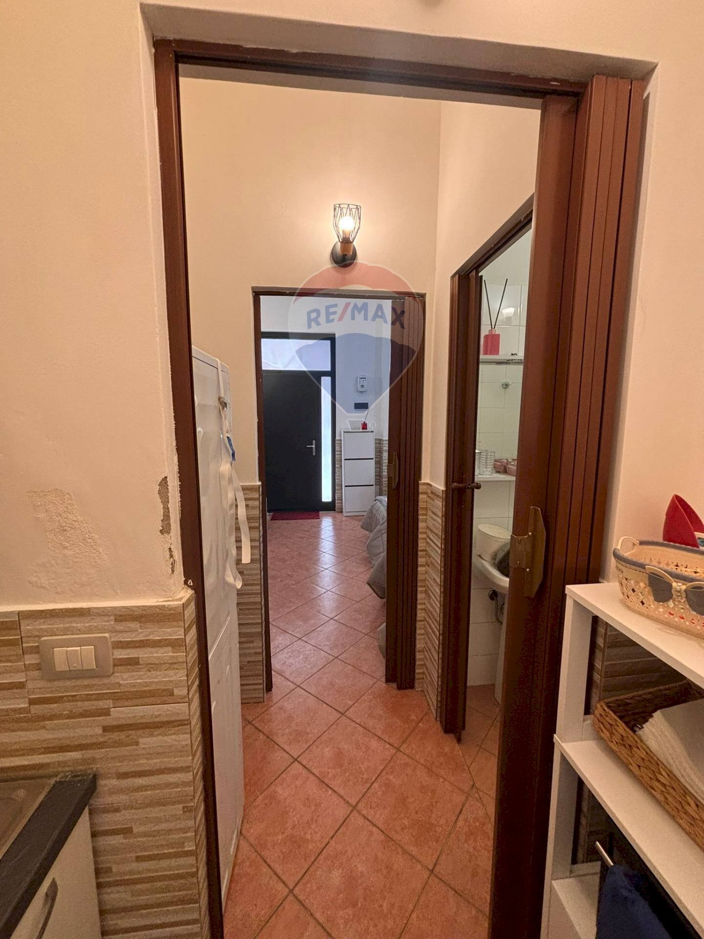 Hall / corridoio - Monolocale VIA ANDREA SALUTA
 
1, Augusta - foto 2