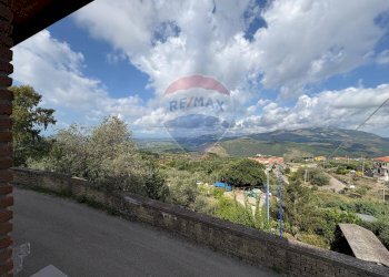 Vista delle montagne - Independent house Via Chiesa
 
snc, Sessa Aurunca - photo 17