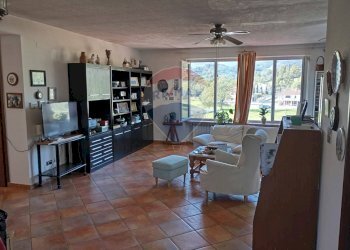 Soggiorno - Casa semi indipendente Santi Cosma e Damiano - foto 4