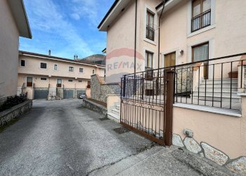 Casa all\'aperto - Trilocale Via del Lago
 
snc, Villetta Barrea - foto 2