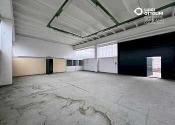 Foto 5 - Capannone via torre
 
5, Medolago - foto 5