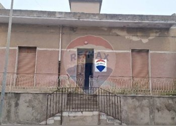 Edificio all\'aperto - Independent house via Forcone
 
22, Vittoria - photo 1