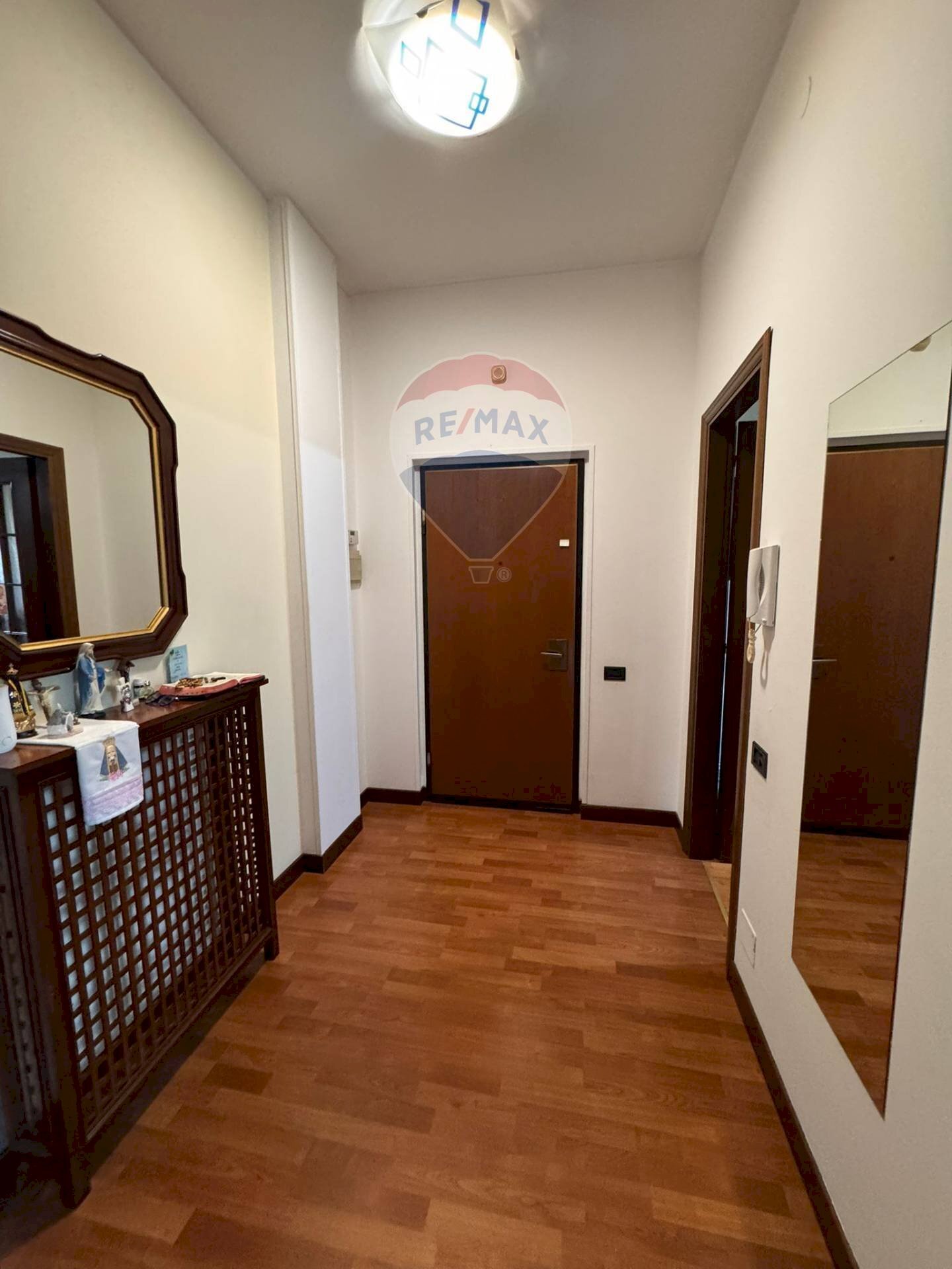 Hall / corridoio - Three-room apartment Via Ludovico Ariosto
 
24, Mantova - photo 2