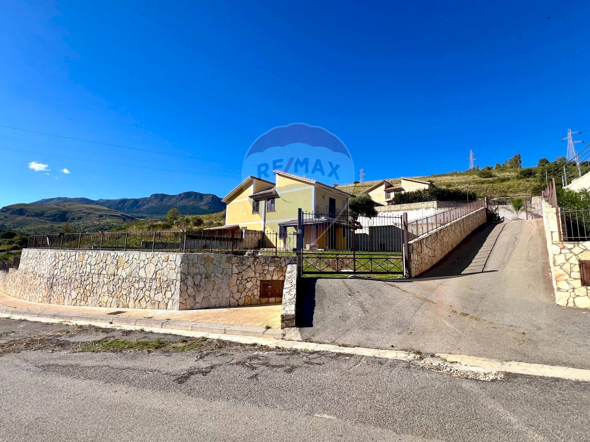 Casa all\'aperto - Semi-detached house RESIDENCE GIULIANA MARIA CONTRADA MORELLO PA
 
SNC, Trabia - photo 2