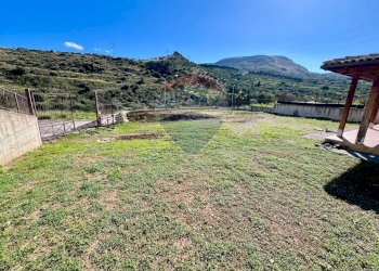 Vista delle montagne - Casa semi indipendente RESIDENCE GIULIANA MARIA CONTRADA MORELLO PA
 
SNC, Trabia - foto 7
