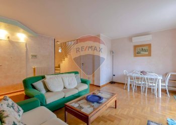 Sala da pranzo - Villa a Schiera Via della Libertà
 
102, Bisceglie - foto 9