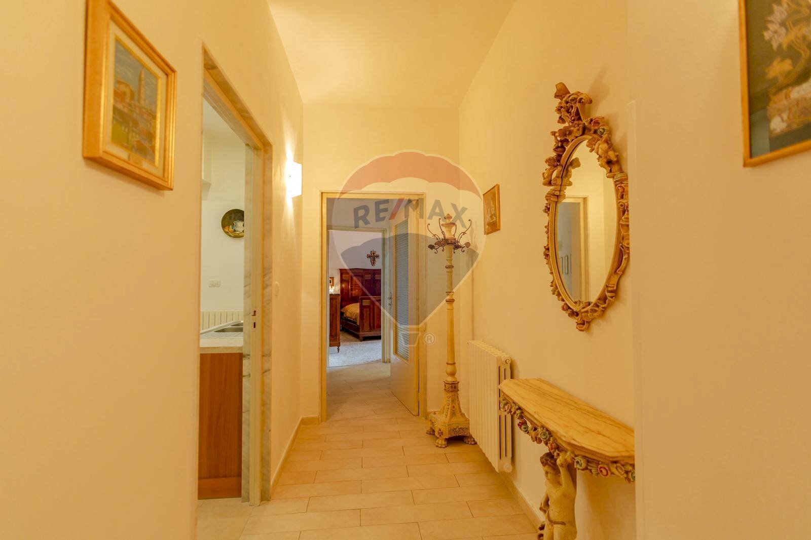 Hall / corridoio - Three-room apartment Via Aldo Moro
 
79, Bisceglie - photo 2