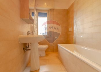 Bagno - Three-room apartment Via Aldo Moro
 
79, Bisceglie - photo 3