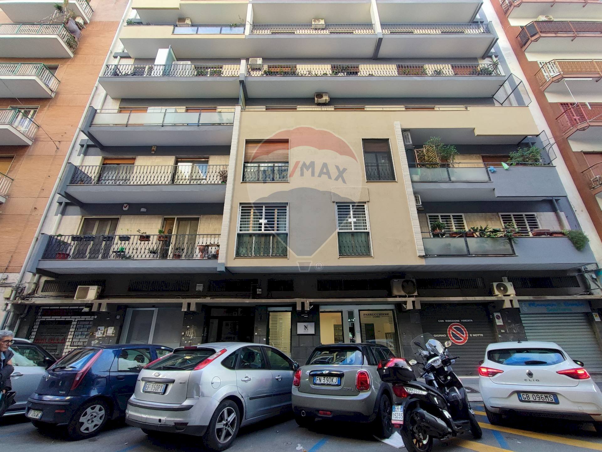 Edificio all\'aperto - Commercial Premises Via Principe Amedeo
 
236, Bari - photo 2