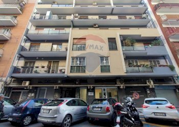 Edificio all\'aperto - Locale Commerciale Via Principe Amedeo
236, Bari - foto 1