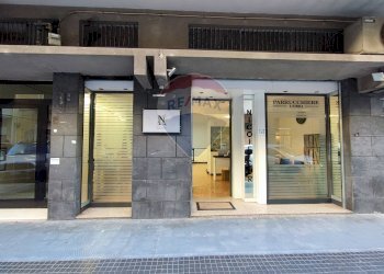 Edificio all\'aperto - Locale Commerciale Via Principe Amedeo
236, Bari - foto 3