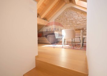 Scale - Villa Bifamiliare VIA CAVOUR
 
32, Asiago - foto 4