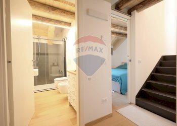 Scale - Villa Bifamiliare VIA CAVOUR
 
32, Asiago - foto 11