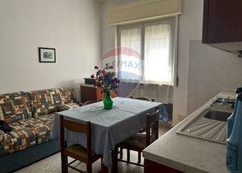 Sala da pranzo - Two-room apartment Via Santuario
 
25, Madonna del Sasso - photo 4
