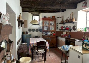 Cucina - Casa semi indipendente Via Caduti Libertà, Omegna - foto 9