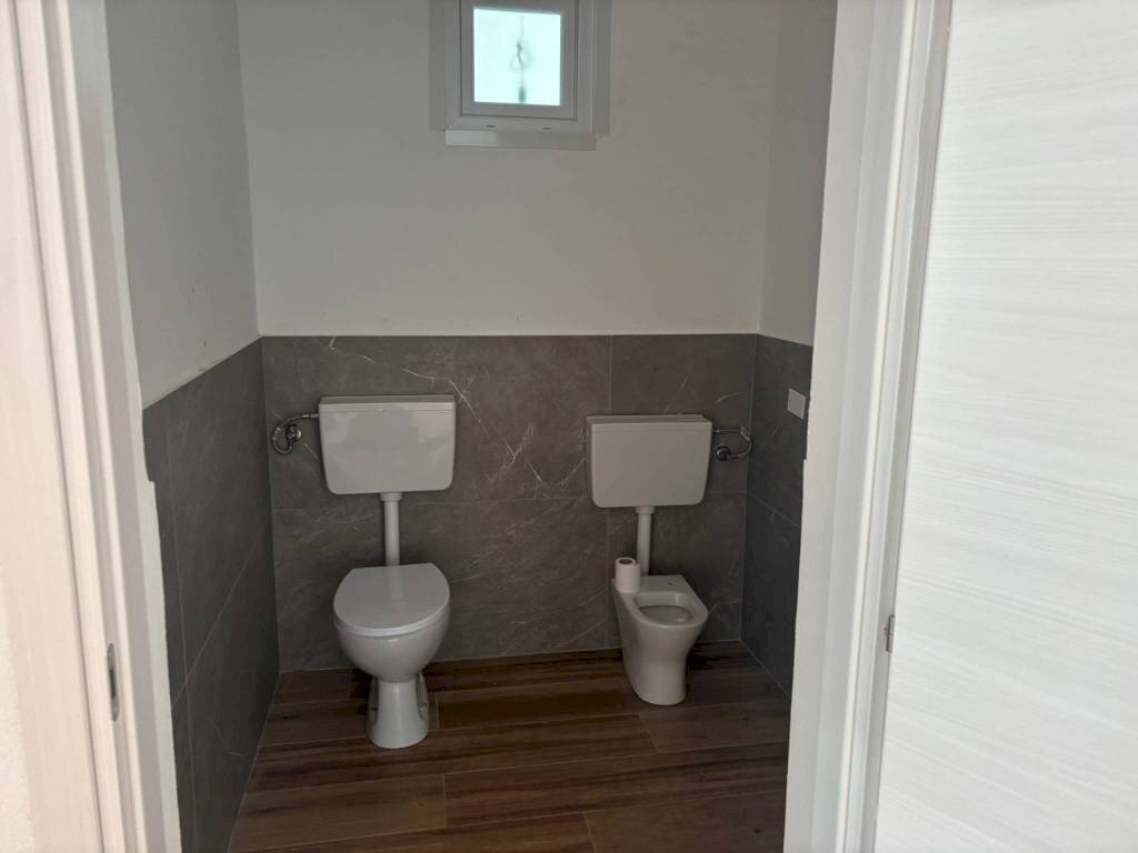 Bagno - Ufficio via David Levi, Chieri - foto 3