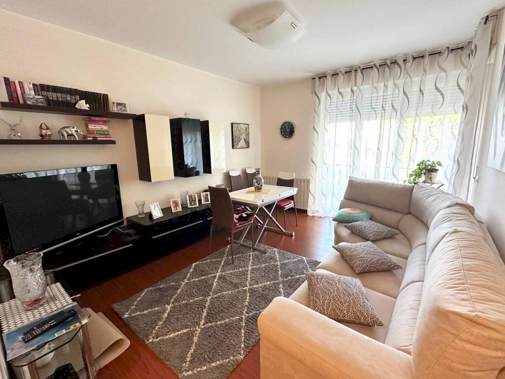 Soggiorno - Three-room apartment via Verbano, Arona - photo 1
