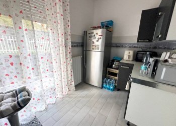 Cucina - Trilocale via Verbano, Arona - foto 10