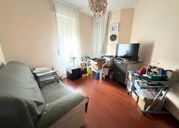 Camera da letto - Trilocale via Verbano, Arona - foto 28