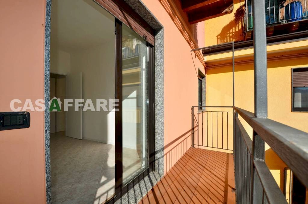 Balcone - Three-room apartment via Gusmini, Gazzaniga - photo 1