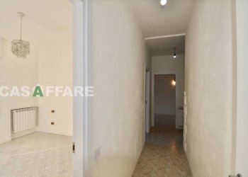 Corridoio - Three-room apartment via Gusmini, Gazzaniga - photo 9