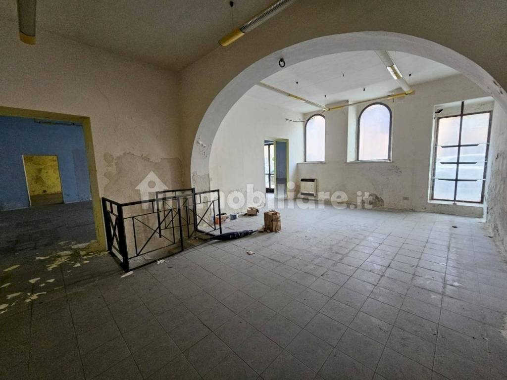 Interno non residenziale - Negozio via Terenzio Varrone, Rieti - foto 2