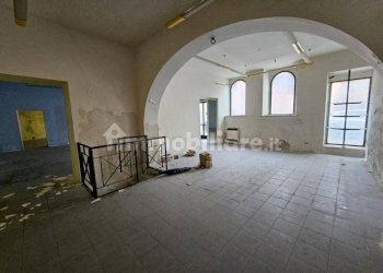 Interno non residenziale - Negozio via Terenzio Varrone, Rieti - foto 2