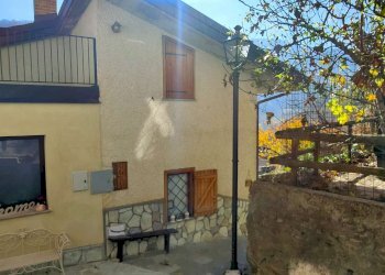 1_2 - Casa indipendente via Gasdio, 17, Roccaforte Mondovì - foto 3