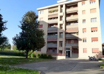 Facciata - Three-room apartment via Repubblica, 18, Bollate - photo 1