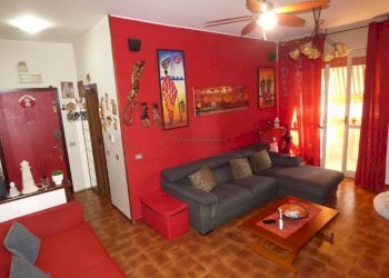 Salone - Three-room apartment via Repubblica, 18, Bollate - photo 10