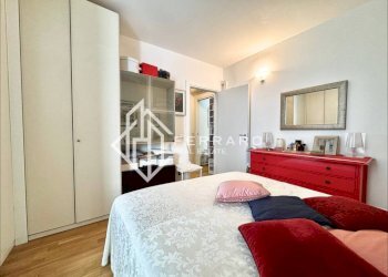 Camera da letto - Three-room apartment corso Agostino Ricci, Savona (neighborhood Oltreletimbro) - photo 11