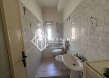 Bagno - Three-room apartment via Filippo Turati, 1, Savona (neighborhood Villetta) - photo 4