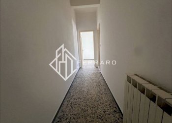 Corridoio - Three-room apartment via Filippo Turati, 1, Savona (neighborhood Villetta) - photo 9