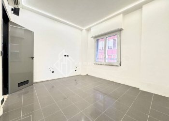 Stanza non arredata - Appartamento via Vincenzo e Tommaso Garassino, Savona (zona Centro storico) - foto 19