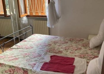 Camera da letto - Trilocale via Firenze, Massa - foto 17