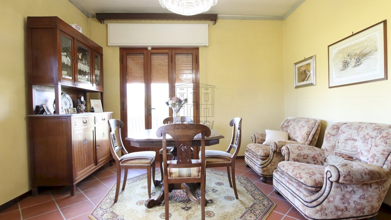 vendesi villetta con giardino privato capannoriIMG - Casa indipendente Via Vecchia Pesciatina in Gragnano, Lucca - foto 3