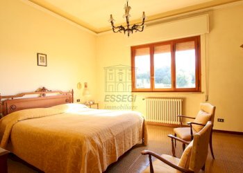 vendesi villetta con giardino privato capannoriIMG - Casa indipendente Via Vecchia Pesciatina in Gragnano, Lucca - foto 8