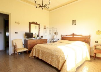 vendesi villetta con giardino privato capannoriIMG - Casa indipendente Via Vecchia Pesciatina in Gragnano, Lucca - foto 10