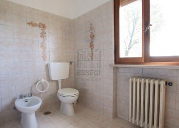 vendesi villetta con giardino privato capannoriIMG - Casa indipendente Via Vecchia Pesciatina in Gragnano, Lucca - foto 14