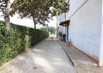 vendesi villetta con giardino privato capannoriIMG - Independent house Via Vecchia Pesciatina in Gragnano, Lucca - photo 30
