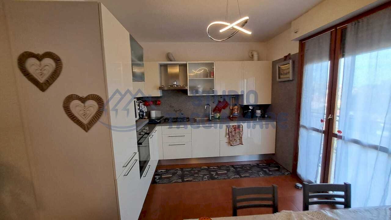 Immagine WhatsApp 2025-11-06 ore 15.15.35_80df2122 - Trilocale Via Primavera, Riva Ligure - foto 2