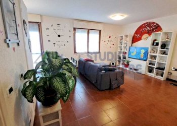 Immagine WhatsApp 2025-11-06 ore 15.15.34_218b027b - Trilocale Via Primavera, Riva Ligure - foto 11