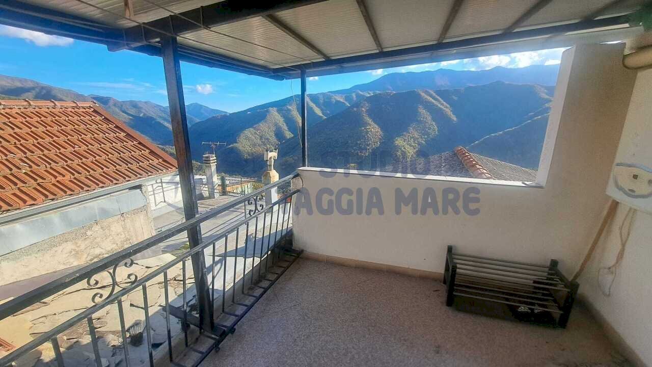 Immagine WhatsApp 2025-11-06 ore 15.44.37_885af3dc - Porzione di casa Via Roma 40, Molini di Triora - foto 3