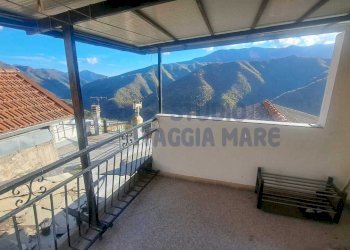 Immagine WhatsApp 2025-11-06 ore 15.44.37_885af3dc - Porzione di casa Via Roma 40, Molini di Triora - foto 3