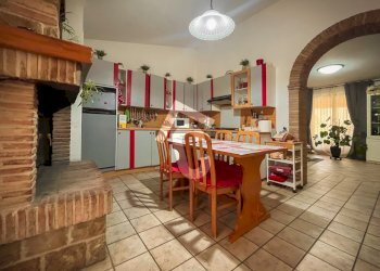 74E09598-D5A7-4E14-B9F5-11DF8A15A12A.jpeg - Casale Monte Roberto - photo 10