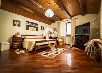 1BC39F17-2B89-4C42-A4CC-349C7957EACB.jpeg - Casale Monte Roberto - photo 17