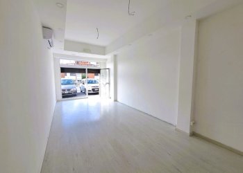 WhatsApp Image 2025-11-07 at 10.56.38 (2).jpeg - Locale Commerciale Via Rimembranze, Amelia - foto 6