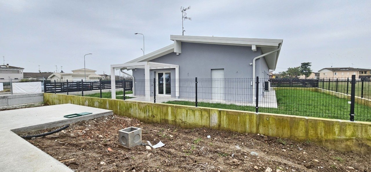 20250218_140603.jpg - Three-family Villa Montirone - photo 3