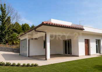 8B045D47-F73C-4DF8-80E4-51AC1F9673D0 - Independent house Via Manganelli 14, Viagrande - photo 2
