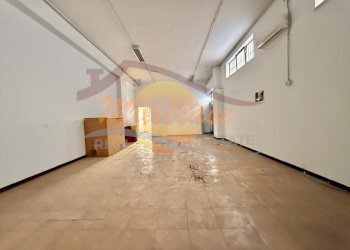 6039d249-98a1-432b-a7e2-34c6c4eb9baf.jpeg - Locale Commerciale Viale Zecchino, Siracusa - foto 1